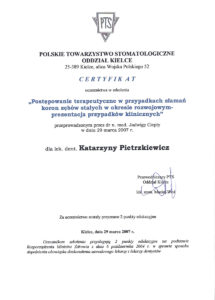 złamania koron zębów - certyfikat specjalisty stomatologa Medicodent Kielce